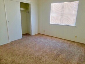 337 S Sunset St in Ridgecrest, CA - Building Photo - Building Photo