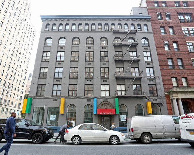 152-160 W 16th St in New York, NY - Foto de edificio - Building Photo