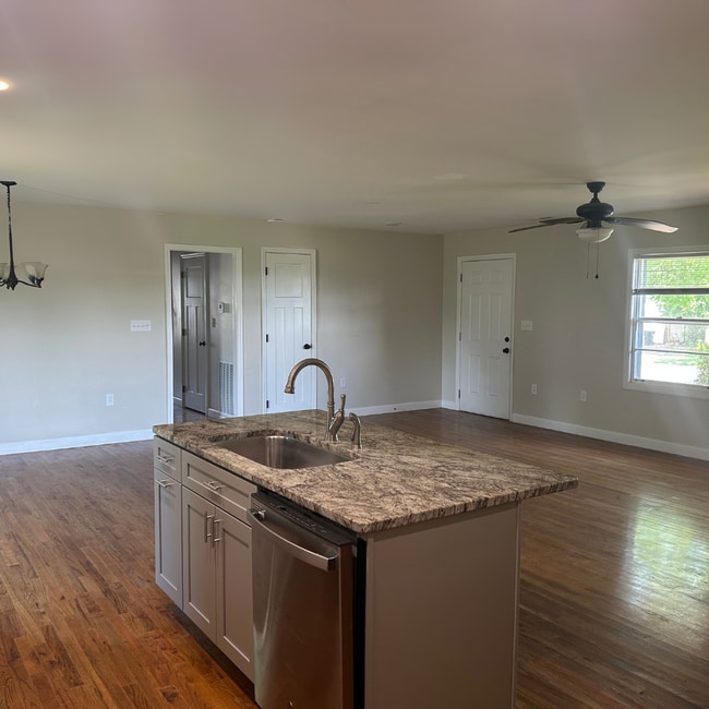 705 Grove Ave in Muscle Shoals, AL - Building Photo - Building Photo
