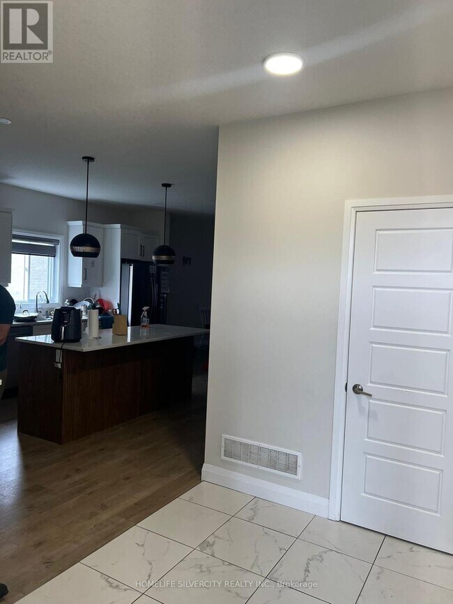 115 Marconi Ct in London, ON - Building Photo - Building Photo