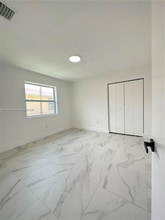 1445 NW 34th St in Miami, FL - Building Photo - Building Photo