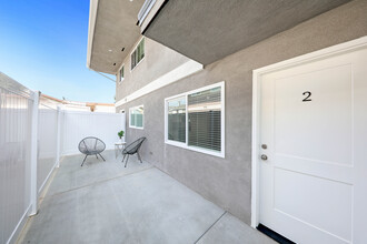 Pacific West Villas in Westminster, CA - Building Photo - Building Photo