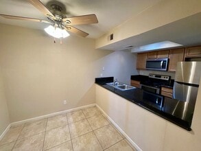 1241 N 48th St in Phoenix, AZ - Foto de edificio - Building Photo