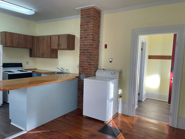 102 Market St in Amesbury, MA - Building Photo - Building Photo