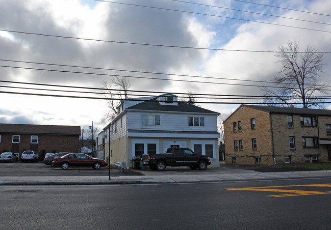 375 Cleveland Rd in Cheektowaga, NY - Building Photo - Building Photo