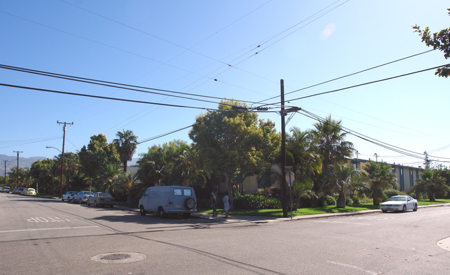 Oasis Apartments in Goleta, CA - Building Photo - Building Photo