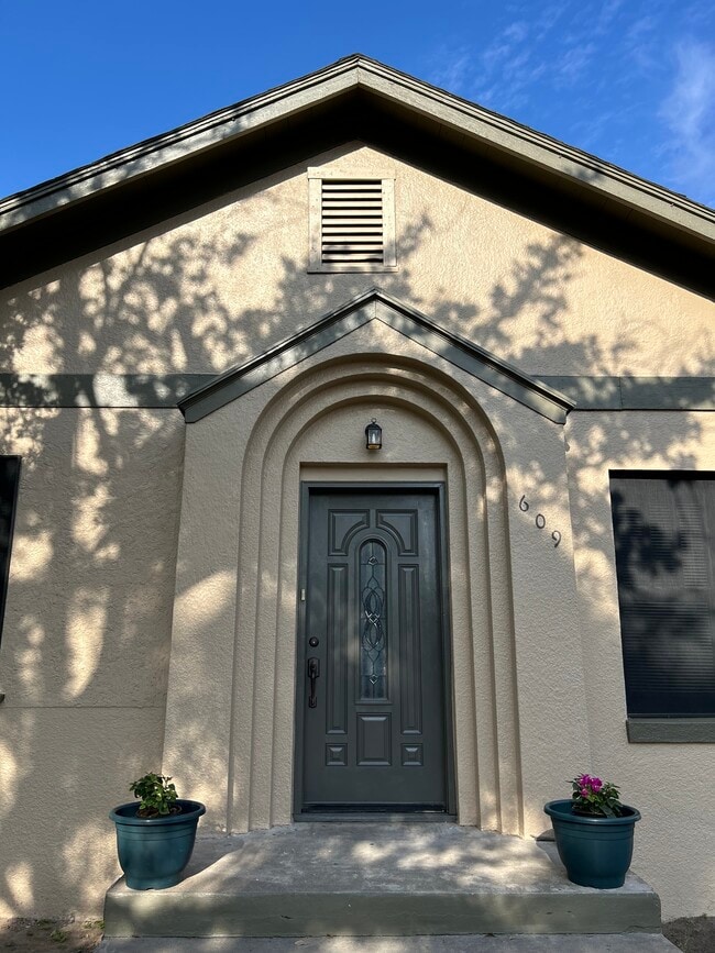 609 N 15th St in McAllen, TX - Building Photo - Building Photo