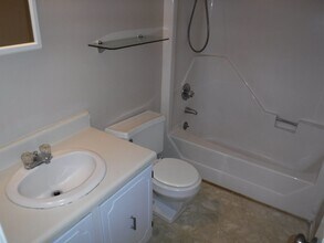 203 Persse St in Elizabeth City, NC - Building Photo - Building Photo