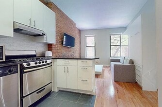East 87th Street in New York, NY - Building Photo - Building Photo