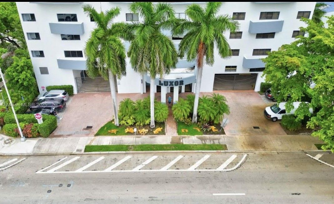 2301 SW 27th Ave in Miami, FL - Building Photo