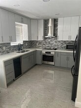15510 SW 133rd Pl in Miami, FL - Foto de edificio - Building Photo