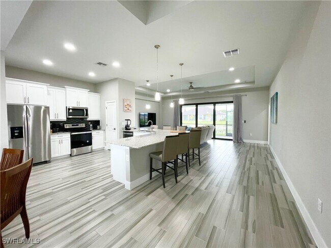812 SW 8th Pl in Cape Coral, FL - Building Photo - Building Photo