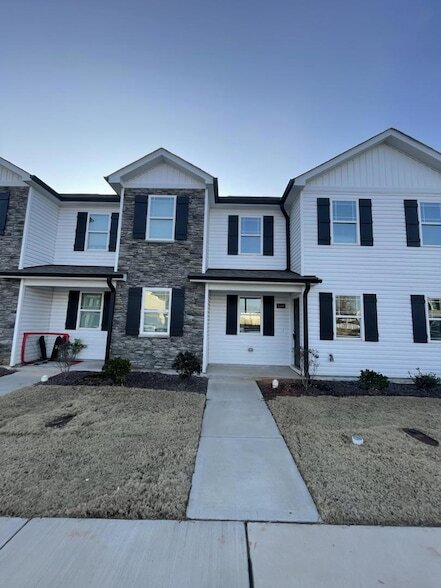 1106 Peony Ln in Youngsville, NC - Building Photo