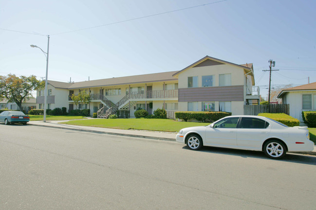 1941 San Marino St in Oxnard, CA - Building Photo - Building Photo