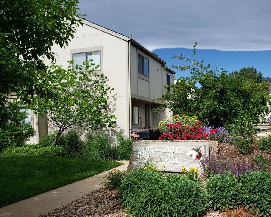 1037 E Moorhead Cir in Boulder, CO - Building Photo