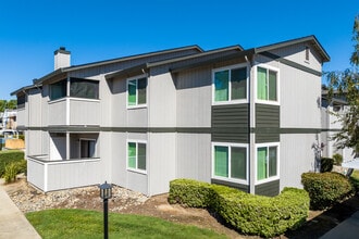 Maple Ridge Apartments in Modesto, CA - Building Photo - Building Photo