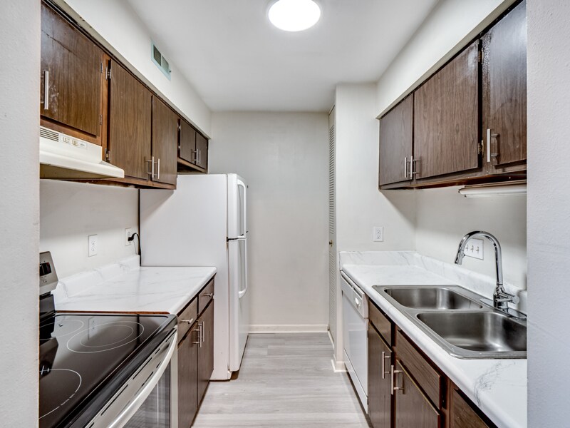 325 Orchard Trace Ln in Charlotte, NC - Building Photo