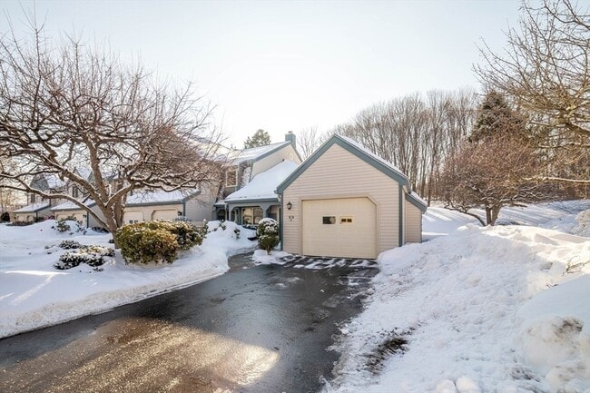 67 Crystal Brook Way, Unit A in Marlborough, MA - Foto de edificio - Building Photo