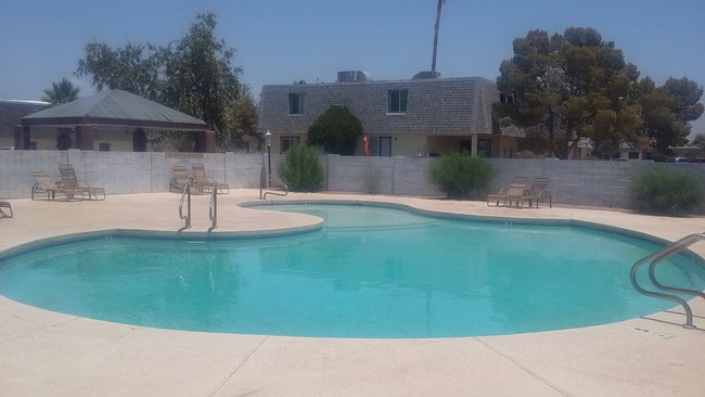 Desert Palms Apartments in Florence, AZ - Foto de edificio - Building Photo