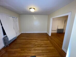 25 Gorham Ave, Unit 1 in Hamden, CT - Foto de edificio - Building Photo