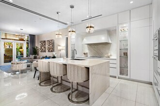 200 SE Mizner Blvd in Boca Raton, FL - Building Photo - Building Photo