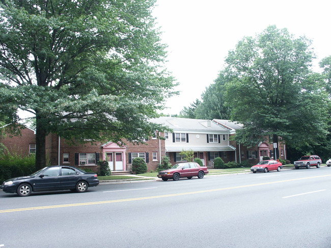 Sandee Apartments in Rahway, NJ - Building Photo - Building Photo