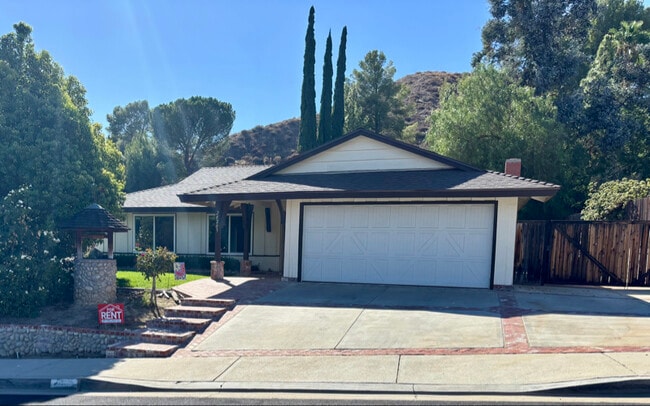 property at 28205 Oaklar Dr