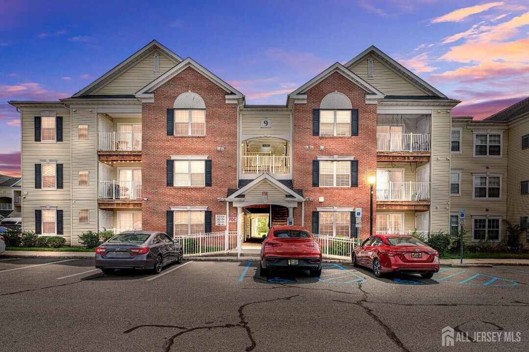 914 Cedar Ct in New Brunswick, NJ - Building Photo