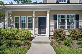 222 Admiration Ave in Beaufort, SC - Foto de edificio - Building Photo