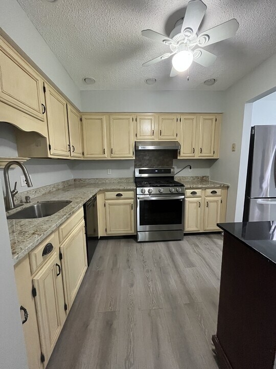 3035 Squire Blvd in Slingerlands, NY - Building Photo