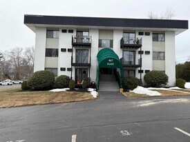 467 High St in Hampton, NH - Building Photo