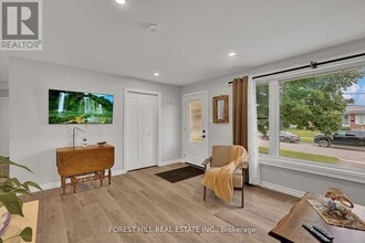 3 Wilson Ave in Kawartha Lakes, ON - Building Photo - Building Photo