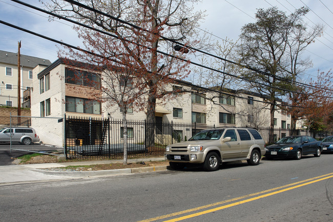 840 Chesapeake St SE in Washington, DC - Building Photo - Building Photo