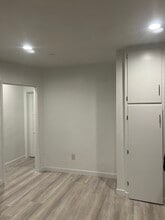 9642 Bryson Ave in South Gate, CA - Foto de edificio - Building Photo