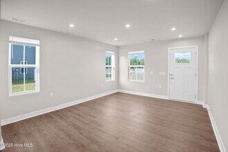 3111 Edgehill Dr in Navassa, NC - Building Photo - Building Photo