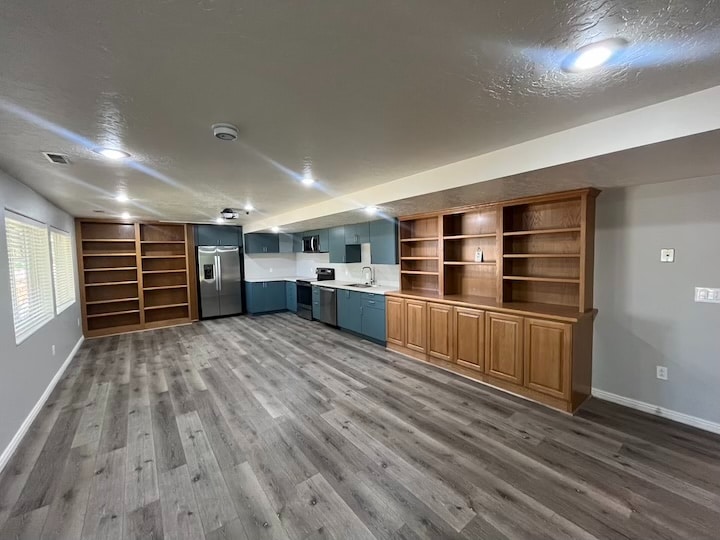 6624 S Bouchelle Cv in Salt Lake City, UT - Building Photo