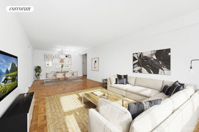 40 E 9th St in New York, NY - Building Photo - Building Photo