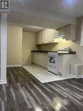 31 Leadenhall Rd in Brampton, ON - Building Photo - Building Photo