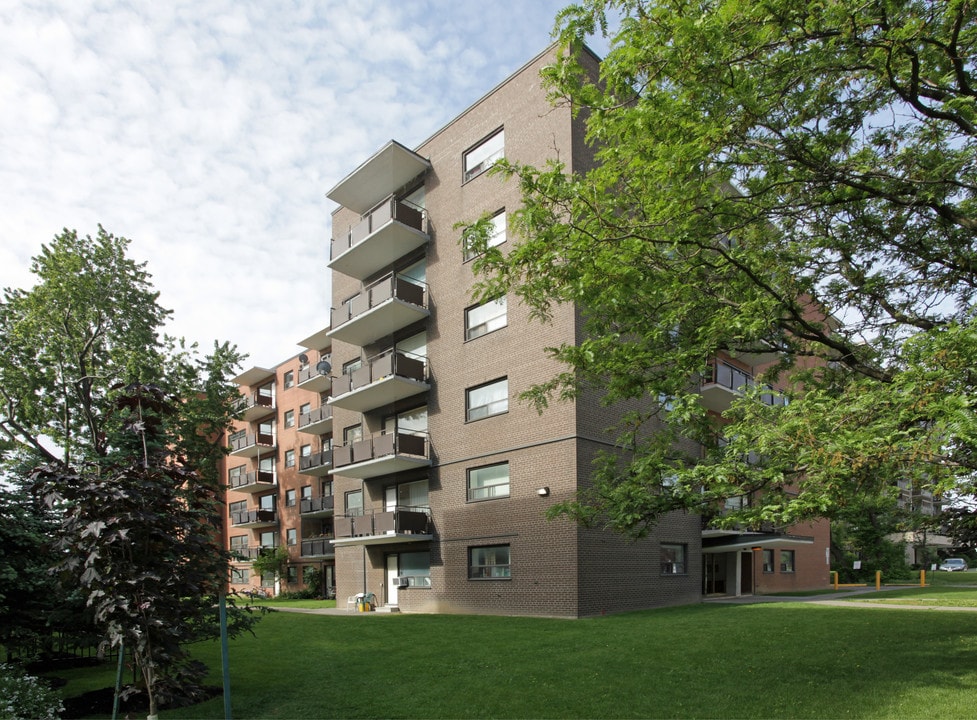 333 Dixon Road in Toronto, ON - Building Photo