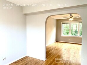 2807 N Springfield Ave in Chicago, IL - Building Photo - Building Photo