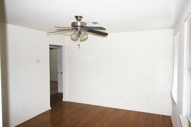 8304 Palm St, Unit 8304 in New Orleans, LA - Foto de edificio - Building Photo