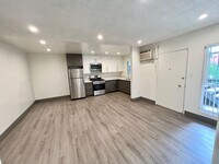 3510 Clarington Ave, Unit 01 in Los Angeles, CA - Building Photo - Building Photo