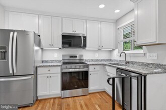 4625 Strathblane Pl in Alexandria, VA - Building Photo - Building Photo