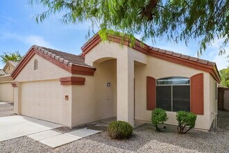 16271 W Pioneer St in Goodyear, AZ - Building Photo - Building Photo