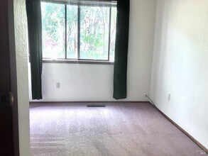 913 Vista Via Dr in Healdsburg, CA - Building Photo - Building Photo