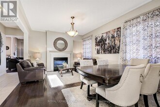 38 Orville Hand Ct in Bradford West Gwillimbury, ON - Building Photo - Building Photo