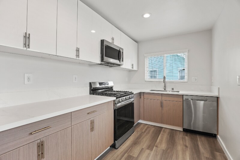 1358 W 36th St in Los Angeles, CA - Foto de edificio