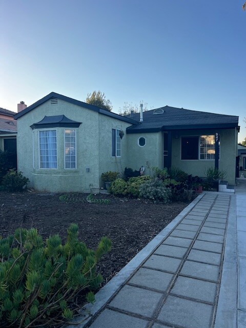 947 E 68th St in Inglewood, CA - Foto de edificio