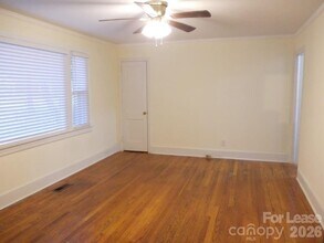 2746 Dogwood Ave in Charlotte, NC - Building Photo - Building Photo