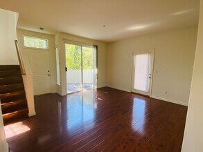 305 W Newby Ave, Unit J in San Gabriel, CA - Building Photo - Building Photo